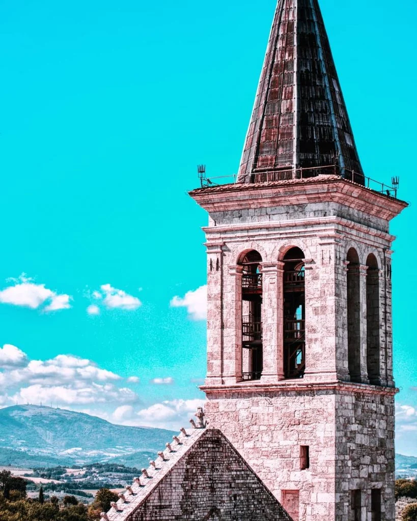 [ #DuomoDiSpoleto] #travel #travelblogger #travelphotography #wanderlust #italy #igers #igersspoleto #colours #bnesimppl #exploremore #romantic #yallersitalia&hellip;
