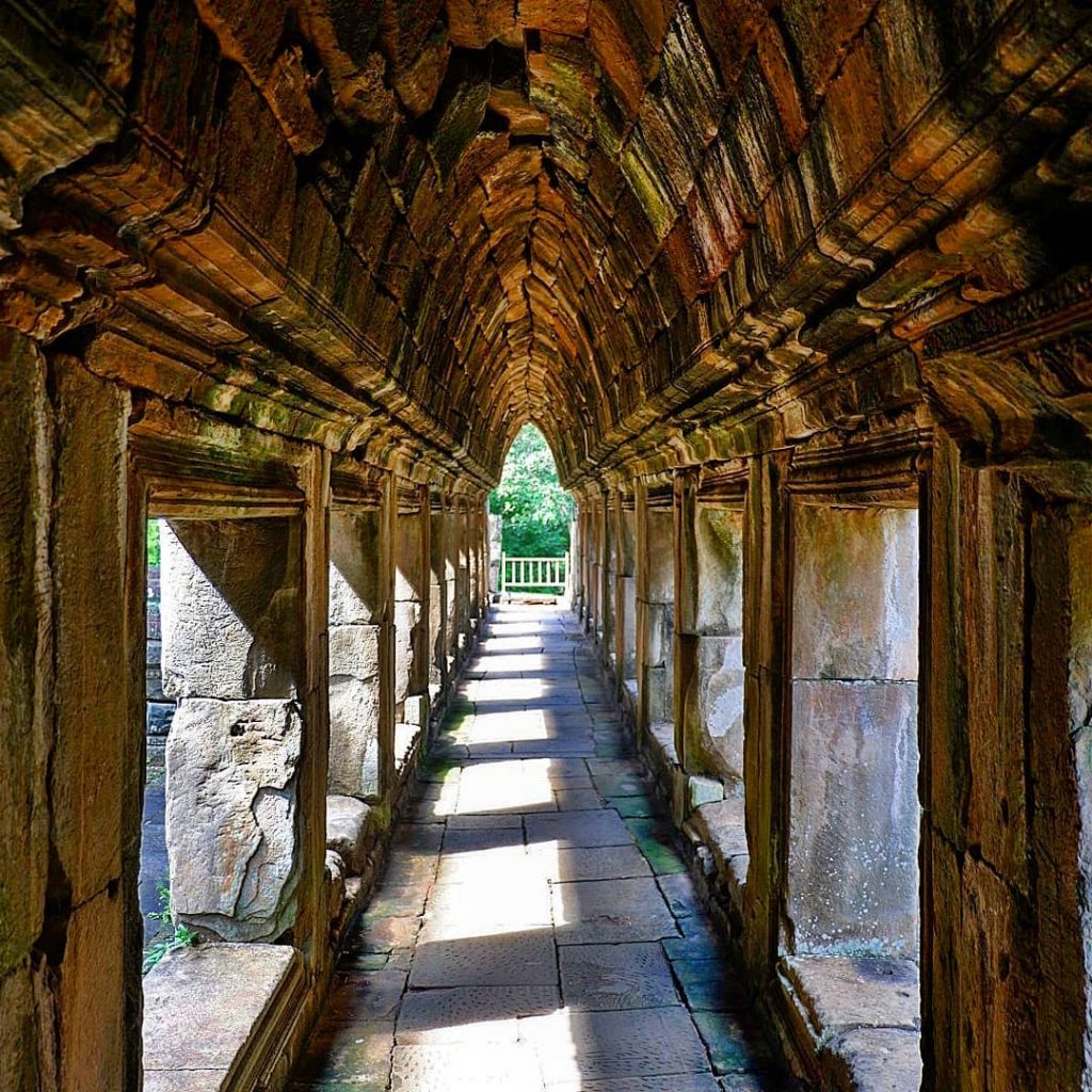 Baphuon #travelto #sourcedadventures #mustdotravels #travelingsnaps #theglobewanderer #livelovetheworld #travel_awesome #straythecourse #nomadnificent #vibetravel #wanderlust #backpackersanctuary #travelingourplanet&hellip;