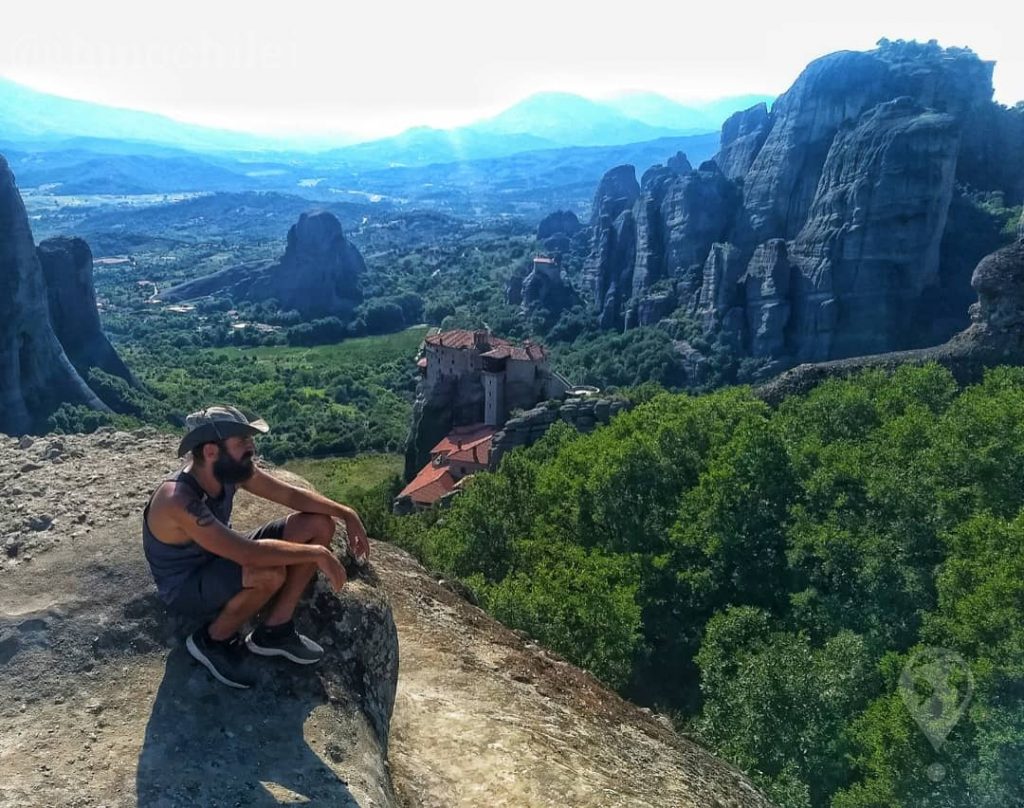 Metéora – Grécia ???????? . . Metéora (em grego: Μετέωρα, “meio do céu”) é&hellip;