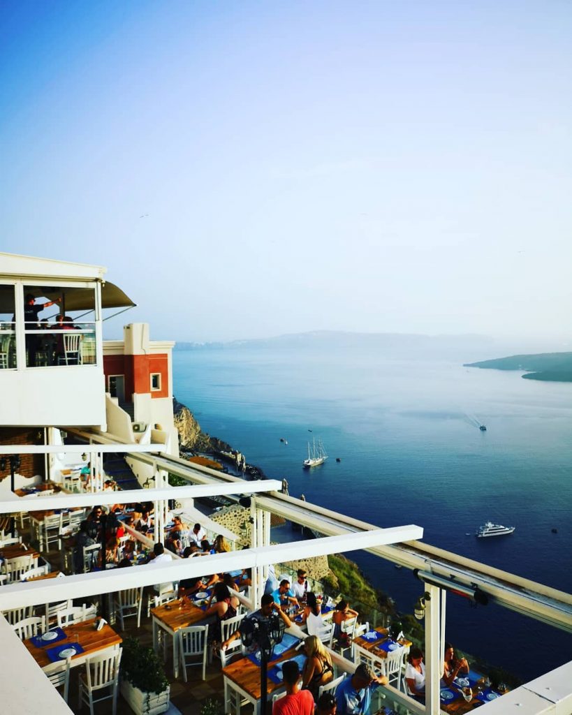 Enjoying foods and the view . . . #travels #traveldiary #igtravels #journey #instatravel #santorini&hellip;