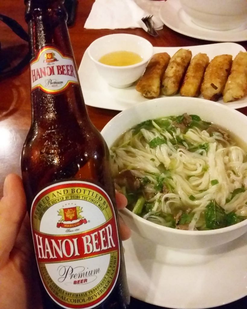 Tastant Vietnam #vietnam #igersvietnam #hanoi #cerveza #pho #comida #menjar #comidavietnam #viatjar #viatje #cervesa #beer&hellip;