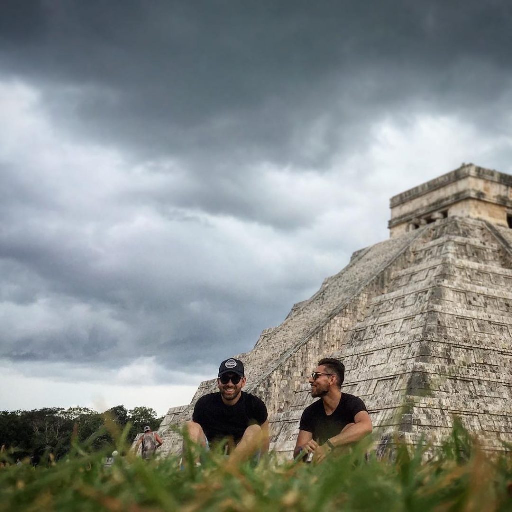 Fraternité ! _____________________________________________________ _________ #fourire #happytime #kukulkan #pictureoftheday #brotrip #worldwonder #iamtb #laugh #mexico???????? #riveramaya&hellip;