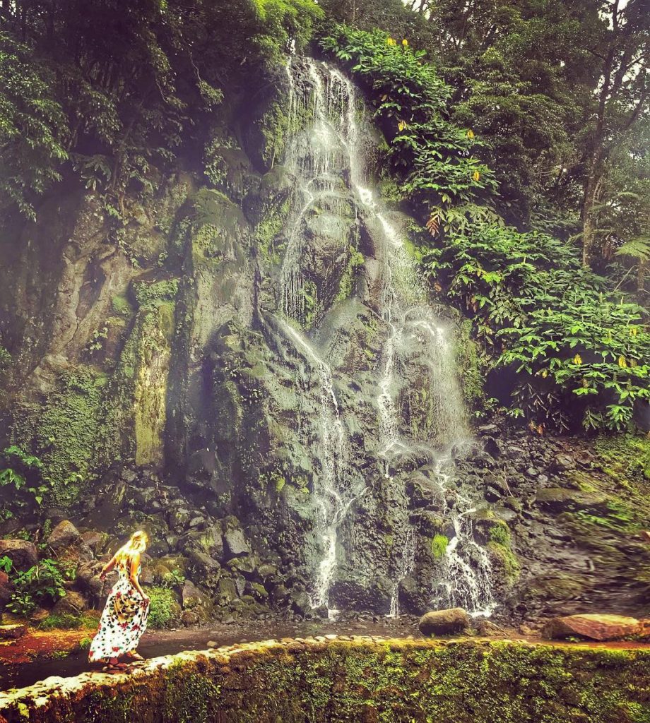 . #waterfalls #azores #pontadelgada #portugal #dametravel #solotravel #topportugalphoto #topeuropephoto #femaletravel #sheisnotlost #travelgram #shedarestotravel&hellip;