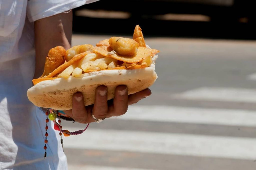 Sicily ???????? panino con panelle e crocchè #palermo #streetfood #foodporn #food #dallasblogger #bnesimppl #lifewelltravelled&hellip;