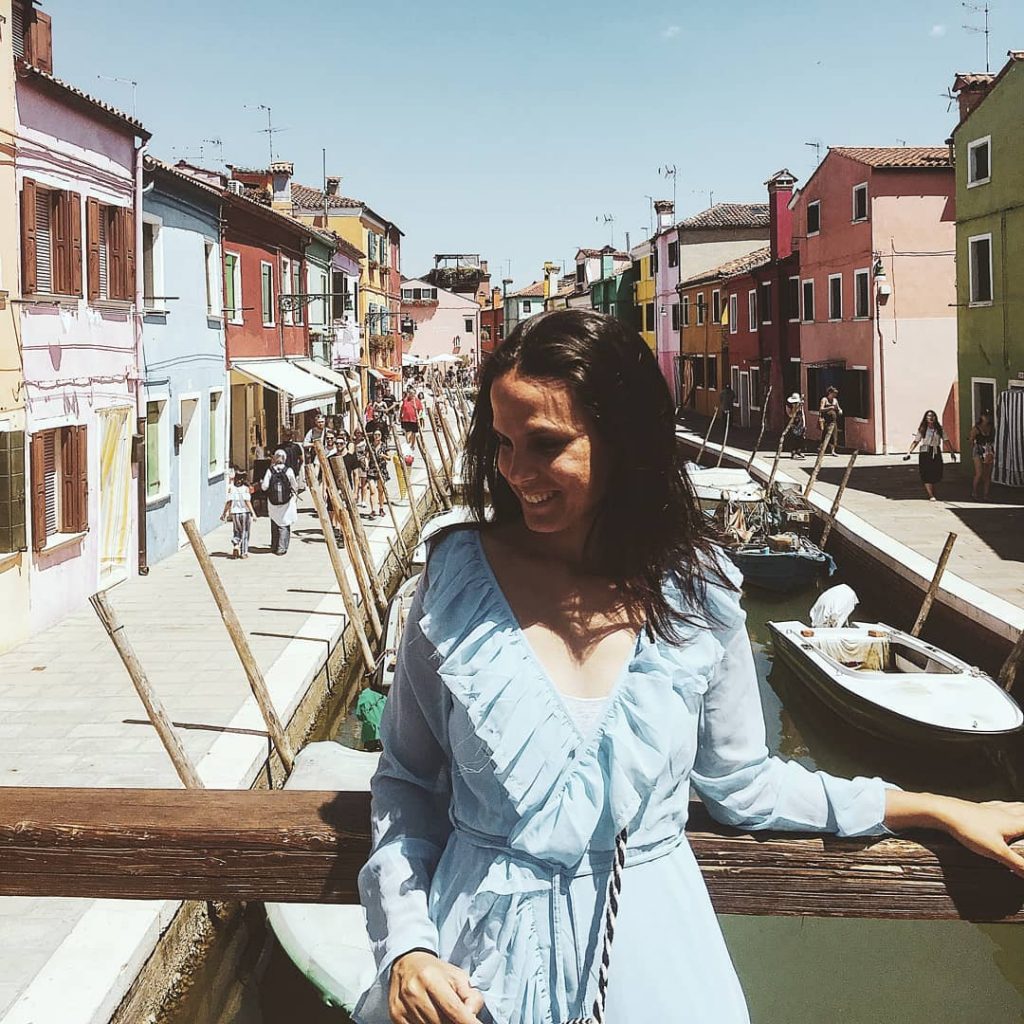 La isla de los mil colores ???? #burano #visitburano #igersviajeros #igersvenecia #lovelystreets #lugaresimperdibles #iatiporelmundo&hellip;