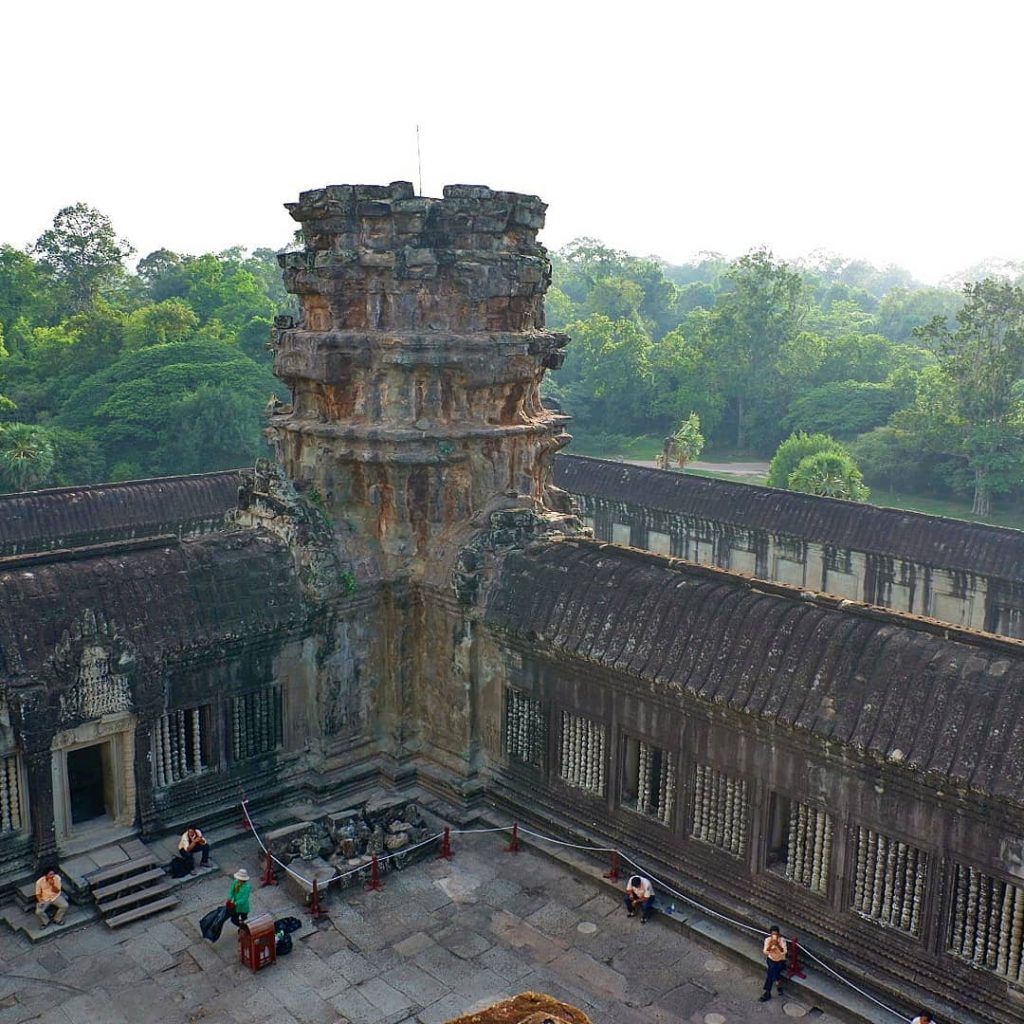 Angkor Wat #travelto #sourcedadventures #mustdotravels #travelingsnaps #theglobewanderer #livelovetheworld #travel_awesome #straythecourse #nomadnificent #vibetravel #wanderlust #backpackersanctuary&hellip;