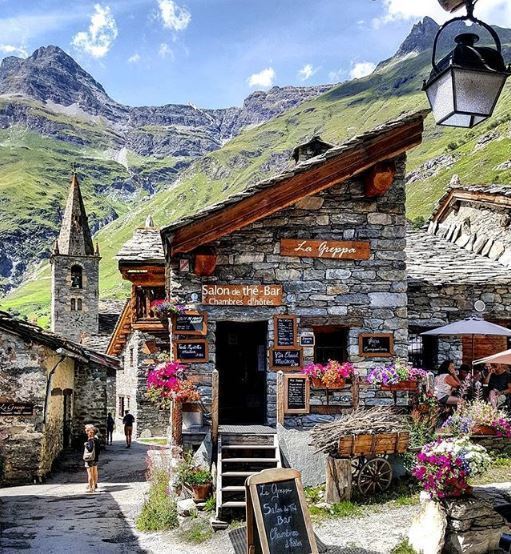 Bonneval sur Arc, Rhone Alpes, France #hermanosviajeros #iloveamsterdam #sanfrancisco #igersnetherlands #winterlove #visitamsterdam #bnesimppl #loves_amsterdam&hellip;