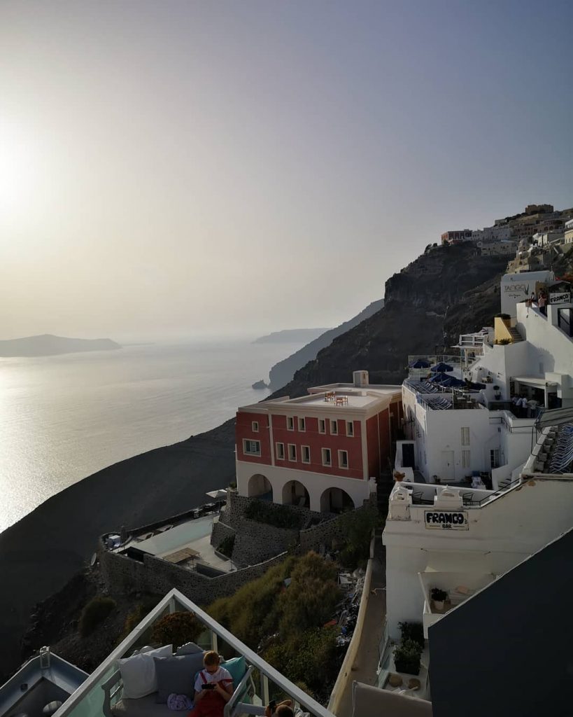 Fira under the sun . . . #travels #traveldiary #igtravels #journey #instatravel #instalike #instasg&hellip;