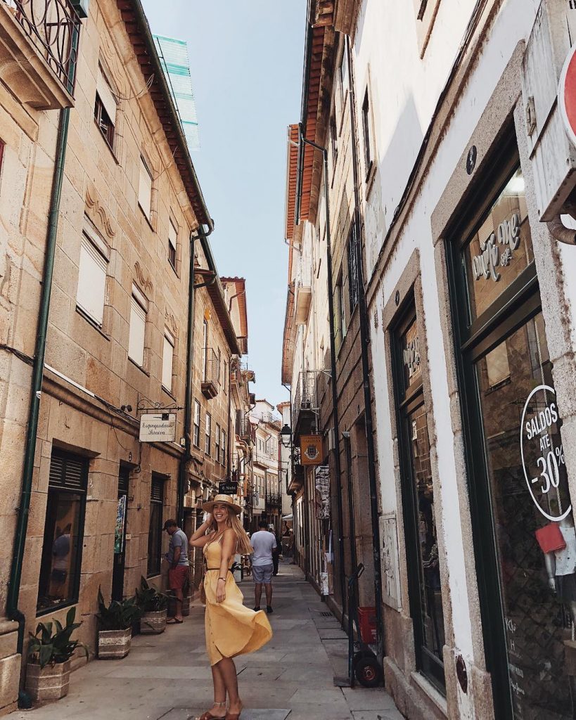 Twirling through the streets of Ponte de Lima