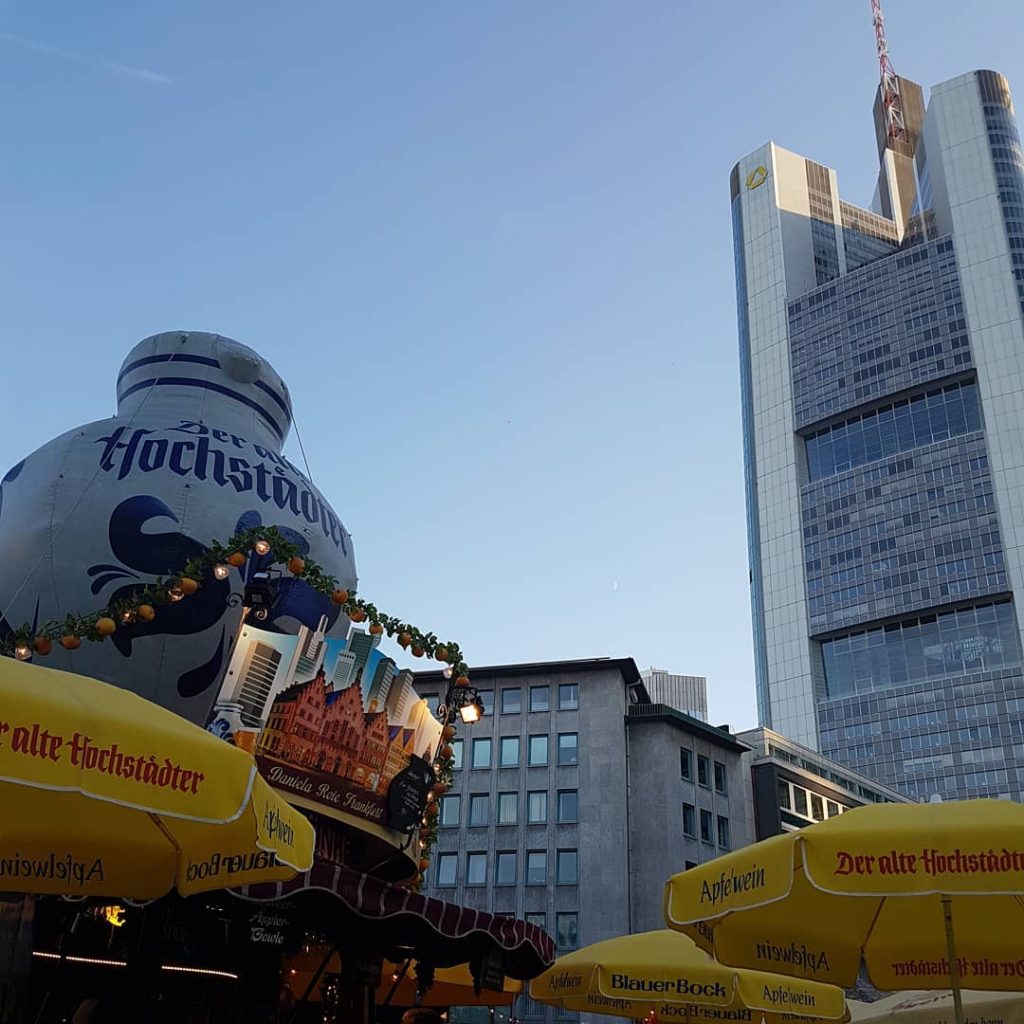 Frankfurt und Apfelwein . #frankfurtdubistsowunderbar #frankfurtammain #ffm #frankfurt #frankfurtskyline #mainhattan #deutschland #deutschland_greatshots #ig_frankfurt #igersfrankfurt…