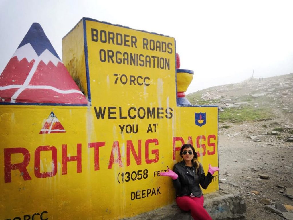 Posing at a height of 13058 feet with fog all around!???? #rohtangpass #foggymorning #cloudsallaround…