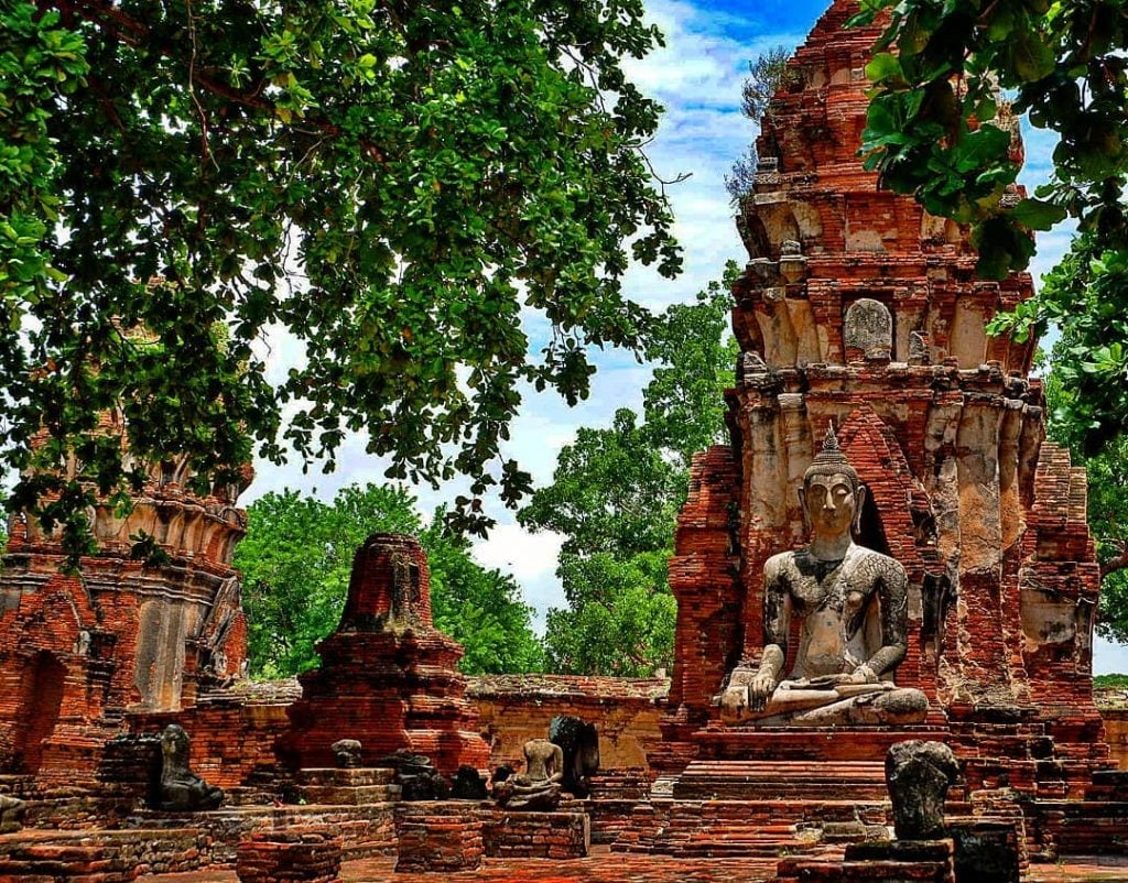 Wat Mahathat #travelto #sourcedadventures #mustdotravels #travelingsnaps #theglobewanderer #livelovetheworld #travel_awesome #straythecourse #nomadnificent #vibetravel #wanderlust #backpackersanctuary&hellip;
