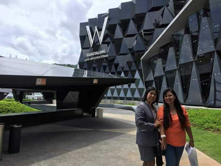 In front of Wangtanlang  with friends #landscapstyles #travelphotography #travelblogger #voyage #folkmagazine #chicago #exklusiveshot #visualsofearth&hellip;