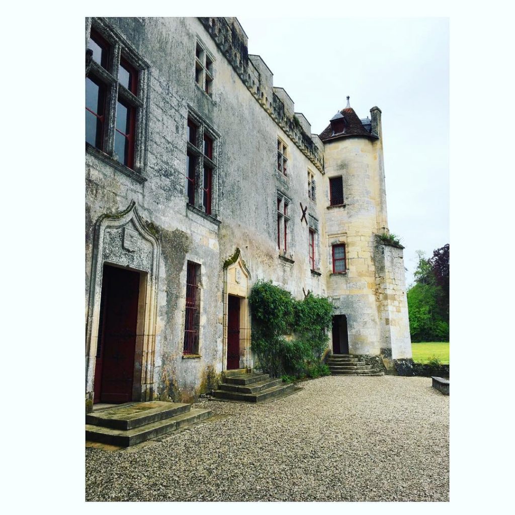 C a s t e l i n t h e s k y&hellip;