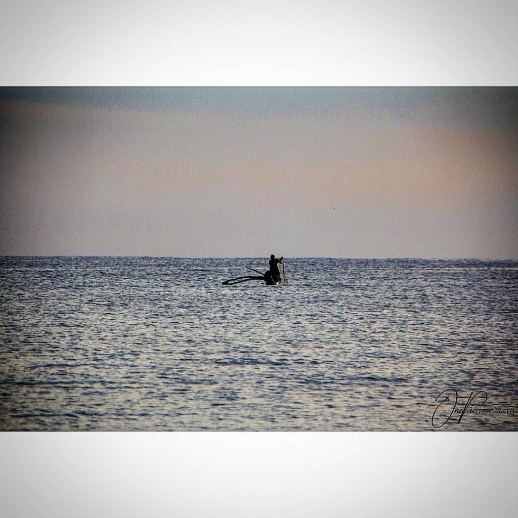 Today Sri Lanka Life! ???????? #sunrise #fisherman #srilankalife #srilanka #ceylon #travelphotography #amateurphotography #hobbyfotografie #canonphotography…