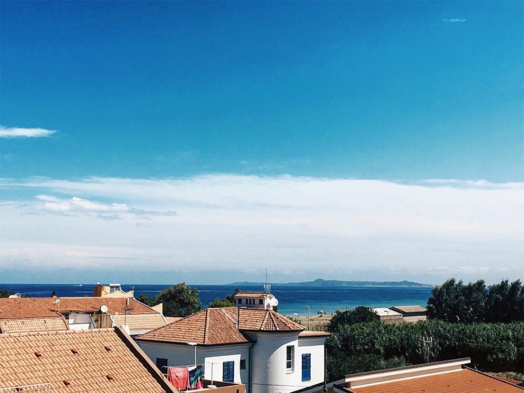 Oggi cambiamo vista. Da casa di nonna @pingicilona