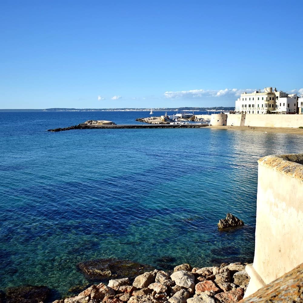 Durante nuestro viaje por esta fantástica provincia italiana???????? llamada Puglia, pocos lugares ️nos atrajeron&hellip;
