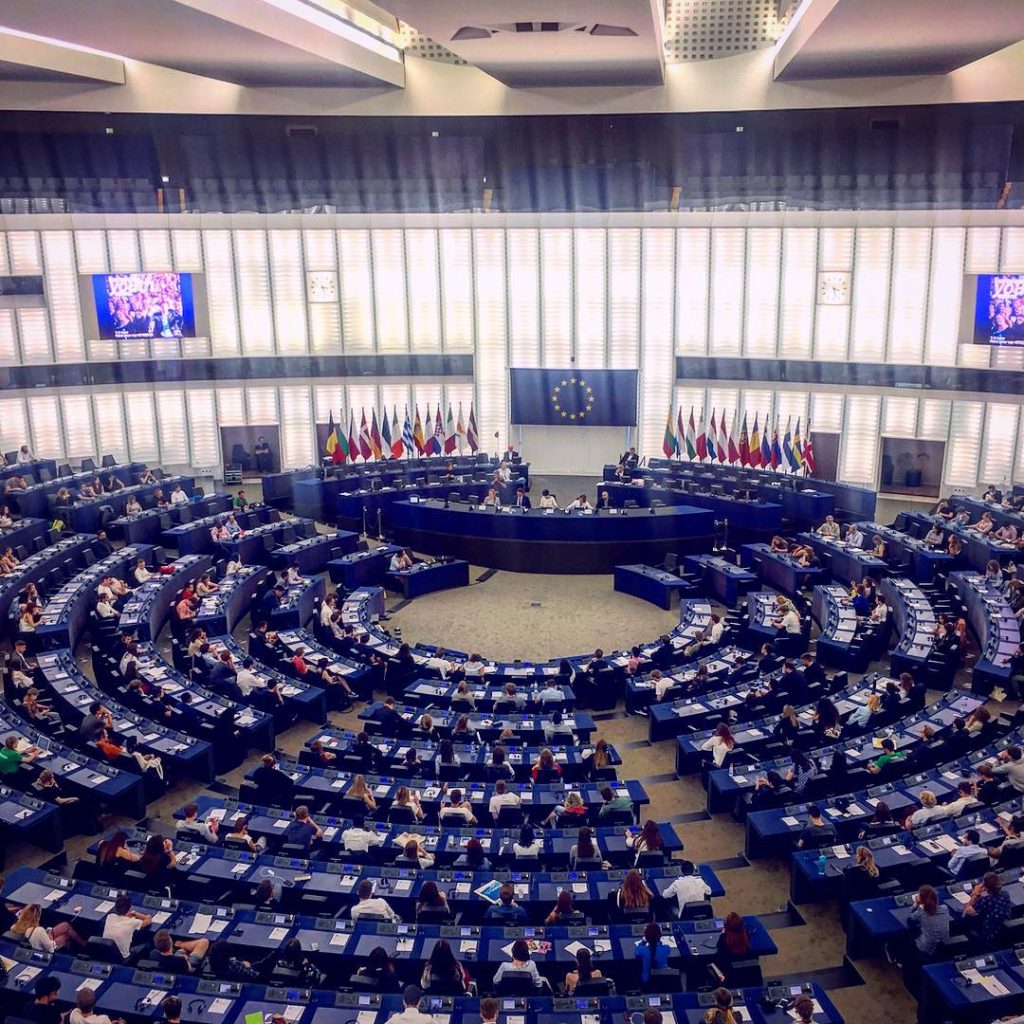 DREAM JOB _______________________________________________________ ???????? || #from #straßburg #with #love ️________________________________________________________ ???? #mondaysdontsuckyourlifedoes ________________________________________________________ #seeyousomewhereintheworld&hellip;