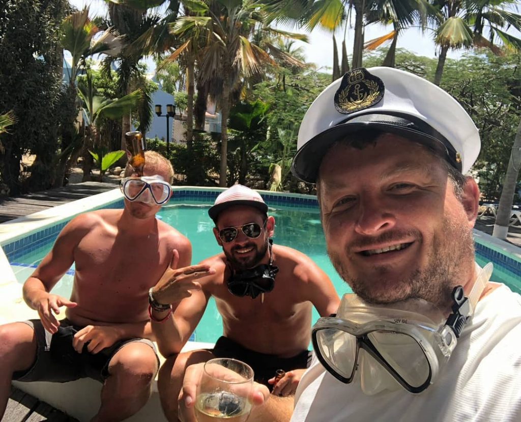 @m_j_f_w_b decided to be a part of this small crazy group The Bonaire Bangers&hellip;