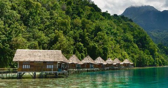 Ora Beach Resort built its first overwater bungalows #landscapstyles #travelphotography #travelblogger #folkmagazine #chicago #exklusiveshot…