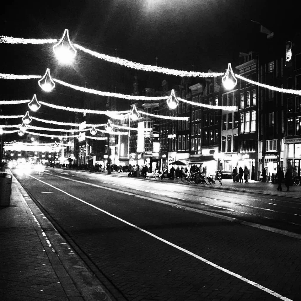 #amsterdam #netherlands #europa #europe #traveltheworld #travelforlife #aroundtheworld #turist #turista #tourism #turismo #bnesimppl #blackandwhite #blancoynegro&hellip;