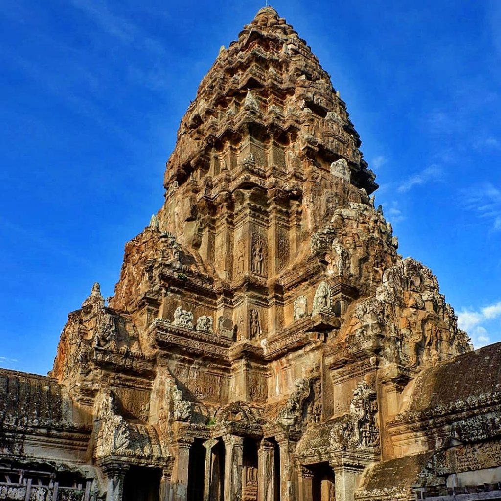 Angkor Wat #travelto #sourcedadventures #mustdotravels #travelingsnaps #theglobewanderer #livelovetheworld #travel_awesome #straythecourse #nomadnificent #vibetravel #wanderlust #backpackersanctuary&hellip;