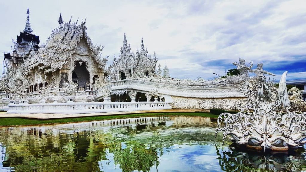 #whitetemple #watrongkhun #whitetemplechiangrai #chiangrai #thailand #temple #culture #photography #travelblog #thailandnature #travelblogger #travelthroughlenses #travellingmakesmehappy #instagood&hellip;