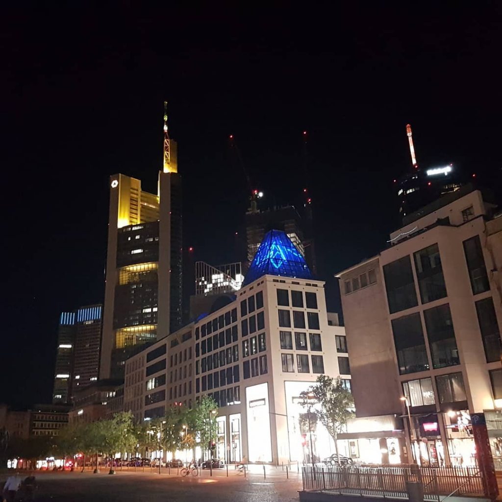 City of stars, are you shining just for me? . #tbt #frankfurt #cityofstars #throwbackthursday&hellip;
