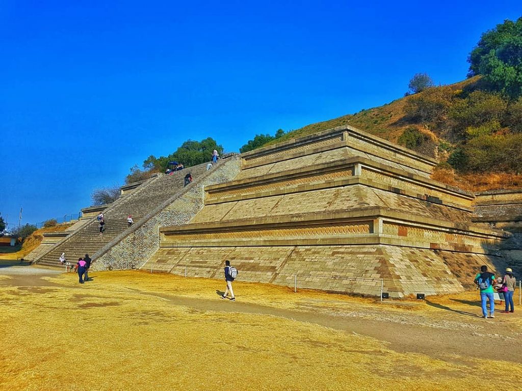 Pirámides CHOLULA #demochilazo #vive_mexico #mexico_maravilloso #lovesmexico #mexicodesconocido #pasionxmexico #instamexicanos #mexicoamazing #travel #travelblogger #travelpics #beatifuldestinations&hellip;