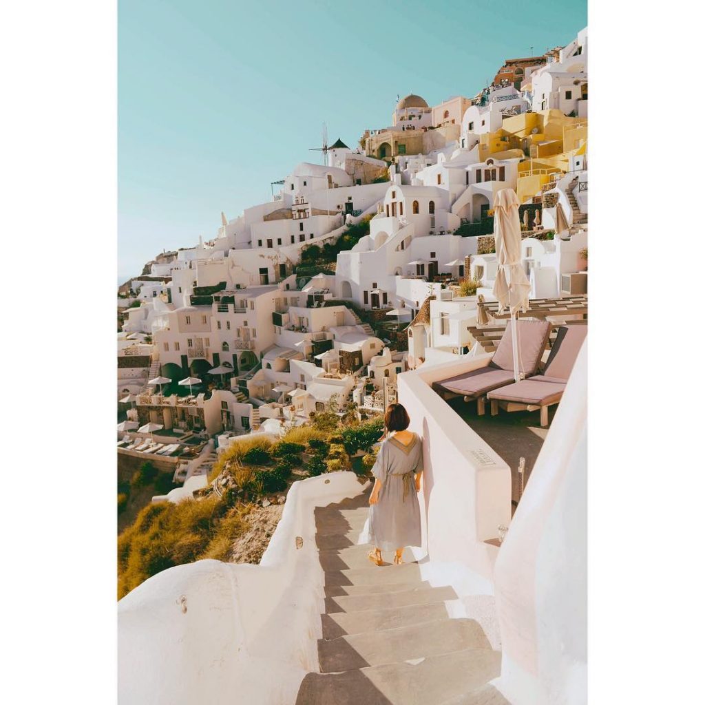Keep your dreams alive and keep them come true #santorini #fira #travelmethat #travelingpost #globetrotter&hellip;