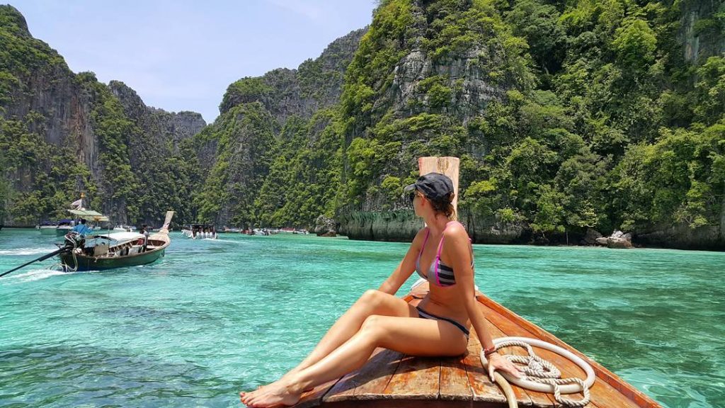 Phi Phi Leh island #lagoon with #emerald and #crystalclearwater #phiphi #phiphiisland #phiphiislands #phiphileh #traveler…