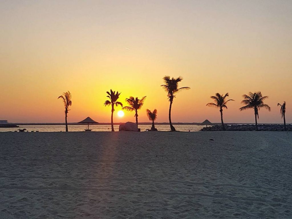 Magic sunset #vacationvibes #backpakerlife #travelrepost #travelpost #travelblogger #shetravels #travelinggirl #travelcommunity #voyager #travelphotography #trippy #travelholic…