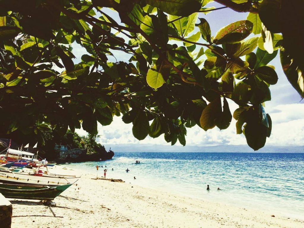 People and places. #여행그램 #여행 #세부 #필리핀 #beautifuldestinations #sea #philippines #cebu #travelph #travelworld #travelblog…