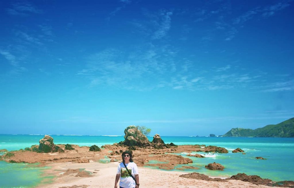 “Selalu ingin kembali kesini” . #travel #traveller #traveling #photooftheday #travelinglady #letsgoeverywhere #backpacker #backpackers #travelgirl…