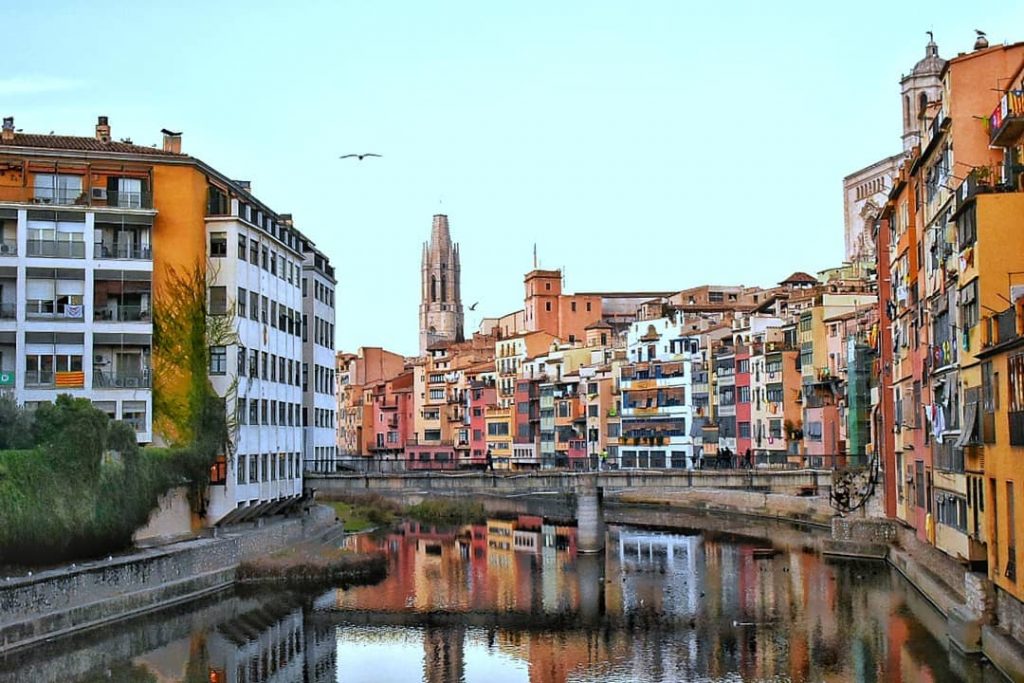 #lonelyplanet #gerona #españa #wonderful_places #travelandlife #colors #visitspain #travelandleisure #iamtb #travelphotography #hello_worldpics #GuruShots #storyofearth #sightseeing…