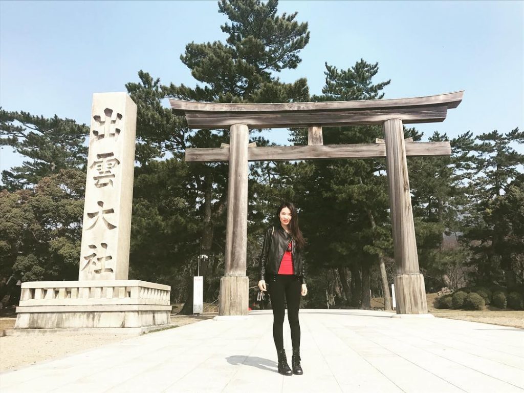 神聖な場所であろうが、我が道貫くわたしです。 . . #izumotaisha #izumoshrine #shrine #izumo #shimane #japan #japangram #japantravel #traveljapan #lovejapan #lifeinjapan…