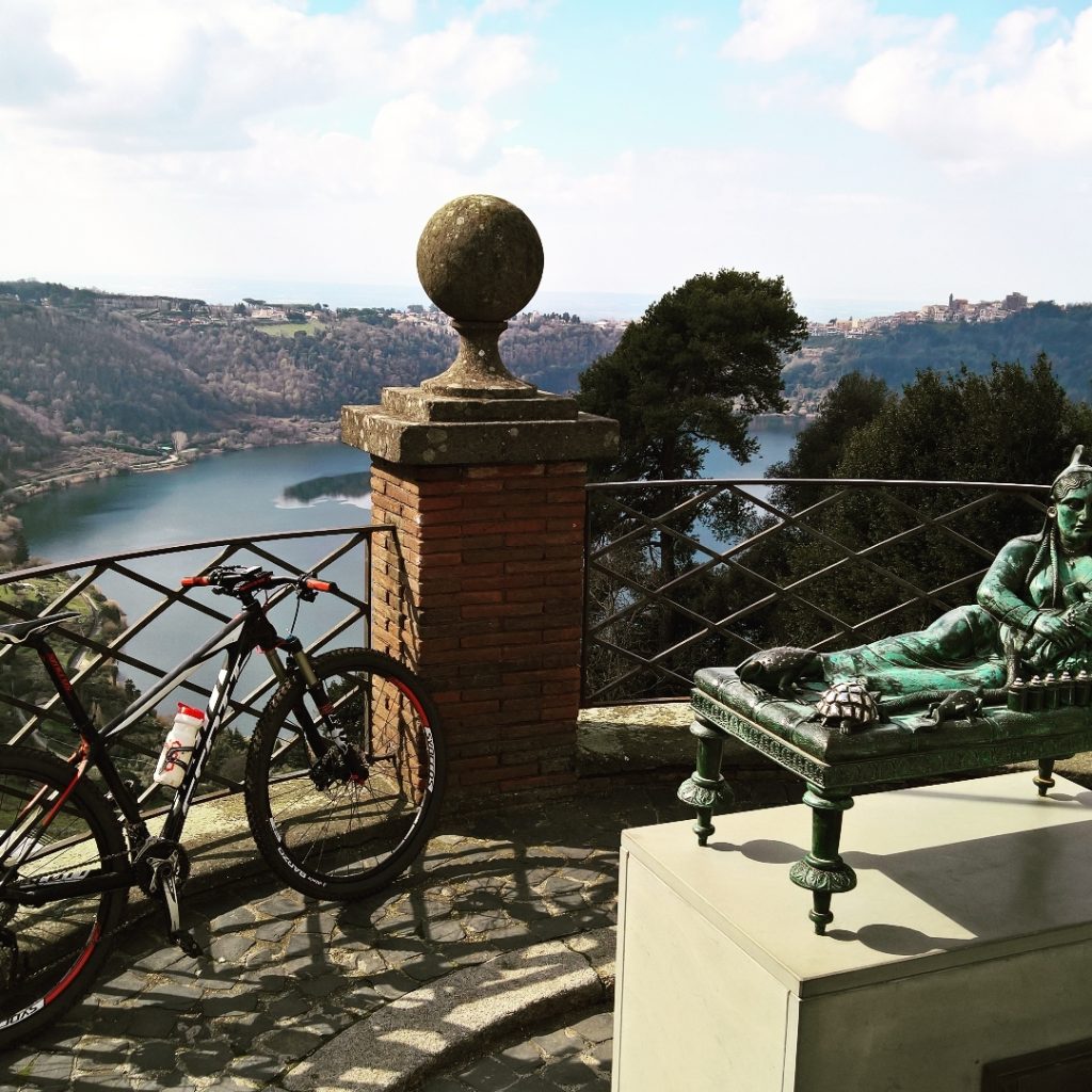 #mtb #mtblife #mtb️ #nemi #lago #panorama #cicloescursionismo #italy #lake #mtbpictureoftheday #mtbadventure #instamtb #vélo #cycling…