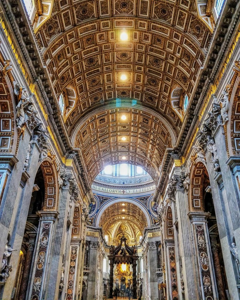 When the sheer size of the structure makes you feel The beautiful #saintpetersbasilica in…