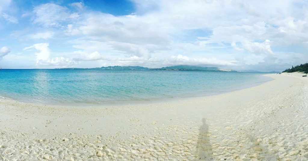 Minnajima,Okinawa . 沖縄、水納島に弾丸で週末旅行️ 日本の海なんて、小学生以来に入ったわ。笑 . . #Minnajima #okinawa #japan #beach #ocean #iamhere #sheisnotlost #sea&hellip;