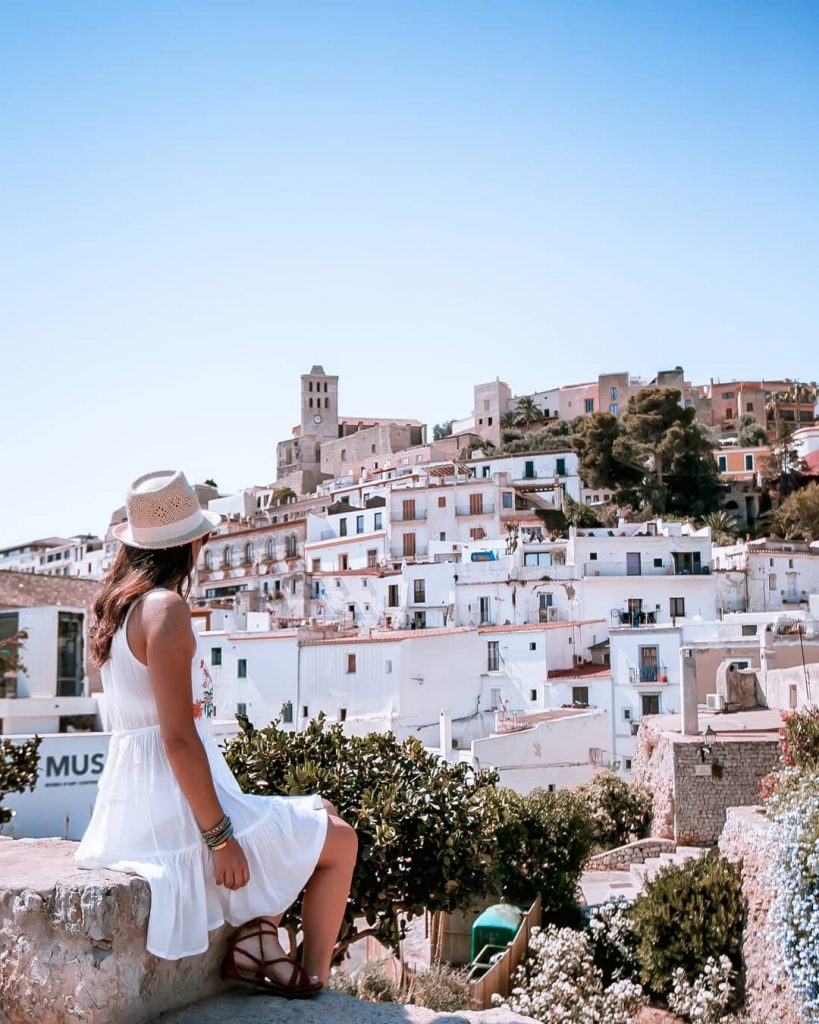DALT VILA … Pour avoir la meilleure vue sur le quartier historique de Dalt&hellip;