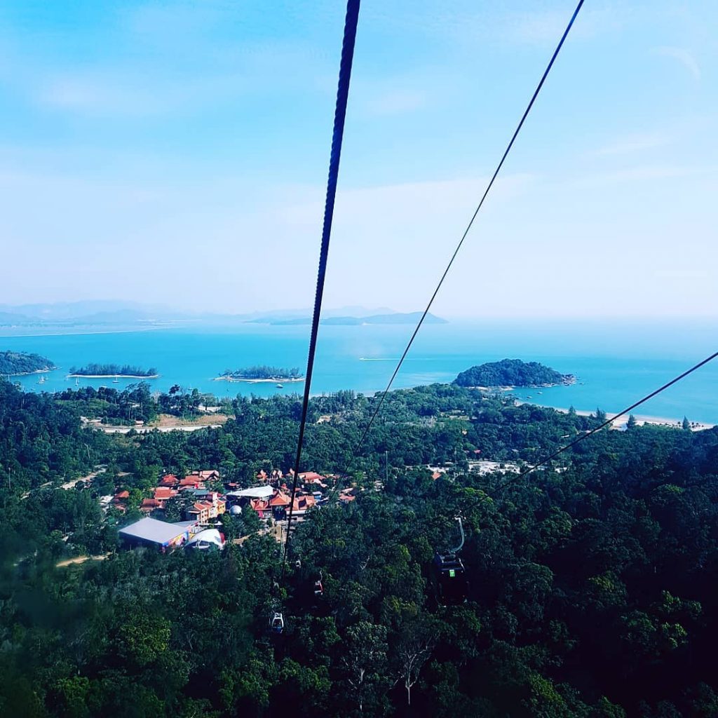 L’activité à absolument faire en famille le #cablecar. On a pu partager cette magnifique&hellip;
