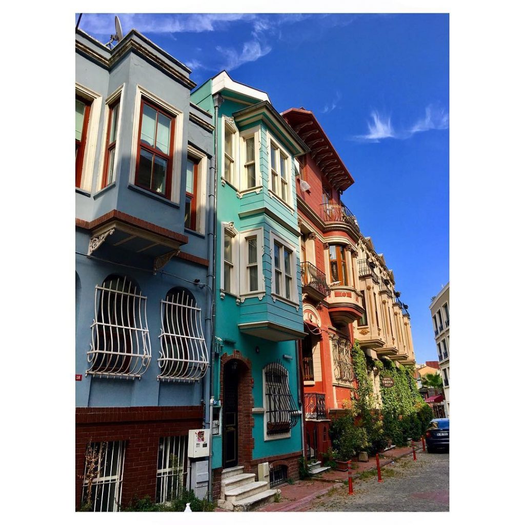 Fener&Balat/Century-old Turkish/Ottoman houses lean against each other in a kaleidoscope view ???????? #fener #balat&hellip;