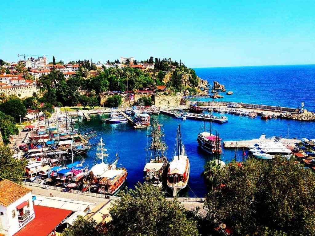 Magnifique vue sur la marina. Rien de tel pour se rappeler le Créateur de&hellip;