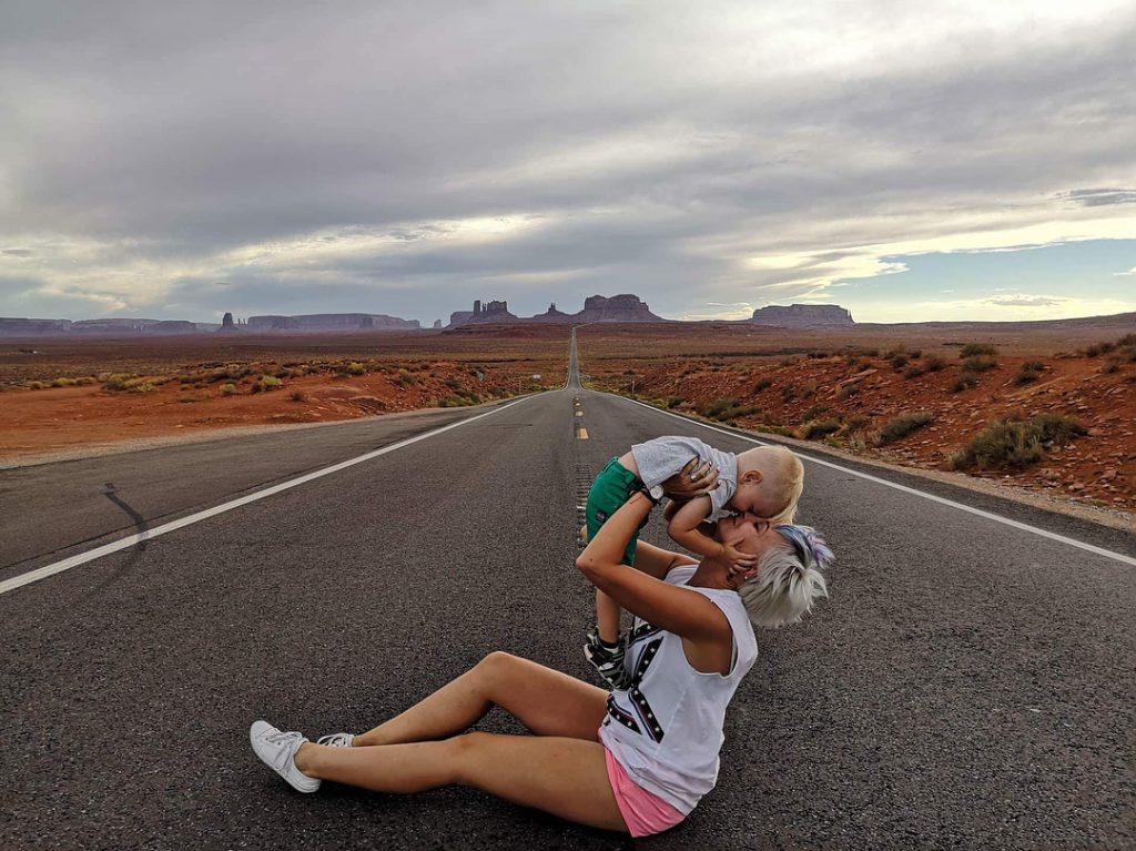 Run Forrest, run #forrestgumppoint #monumentvalley #arizona #usa #holiday #unitedstatesofamerica #america #americadream #thebestplaceintheworld #holidays #trip…