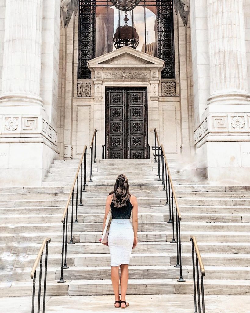 What is your favorite book ? Comment below please ————————————— Credit by @restlessworker Tag&hellip;