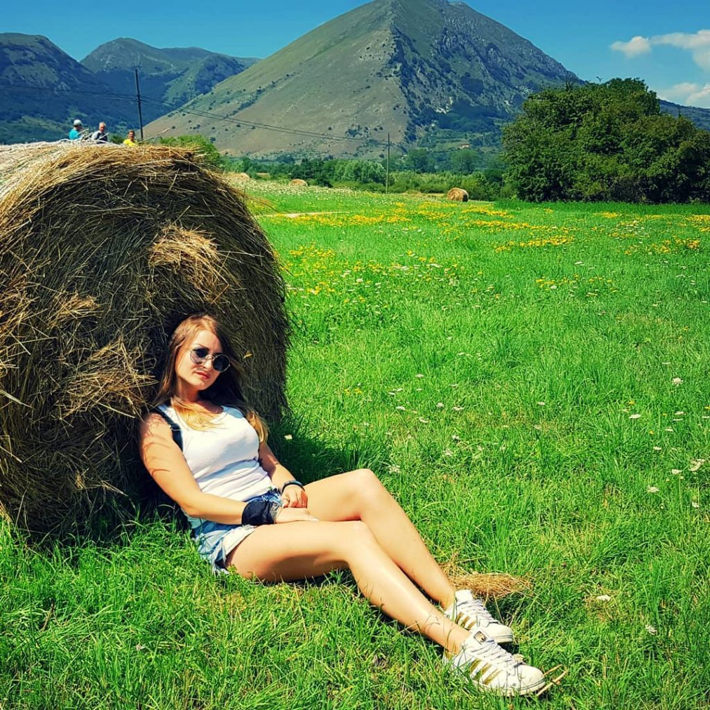 #bnesimppl #iamtb #travel #travelphotography #Italia #ilovetravel #choosethebestfucktherest #mountain #seesaw #igers #goodvibesonly #goodmood #smile #girl&hellip;