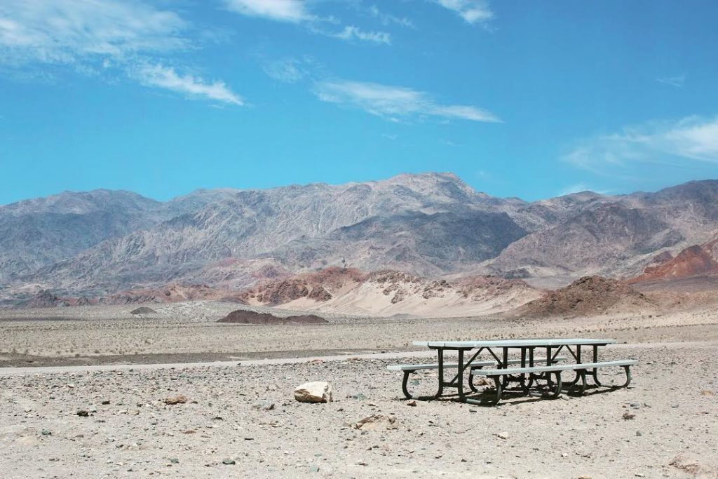 #tbt to the hottest lunch break I’ve ever had. Stopping off inside Death Vally&hellip;