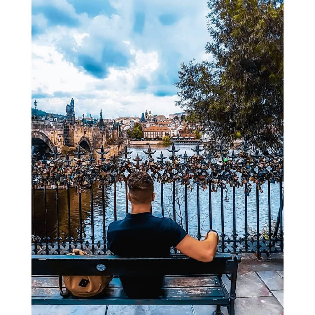 Peu importe le sens de la vie, puisque vivre, c’est être libre. Rien ni&hellip;