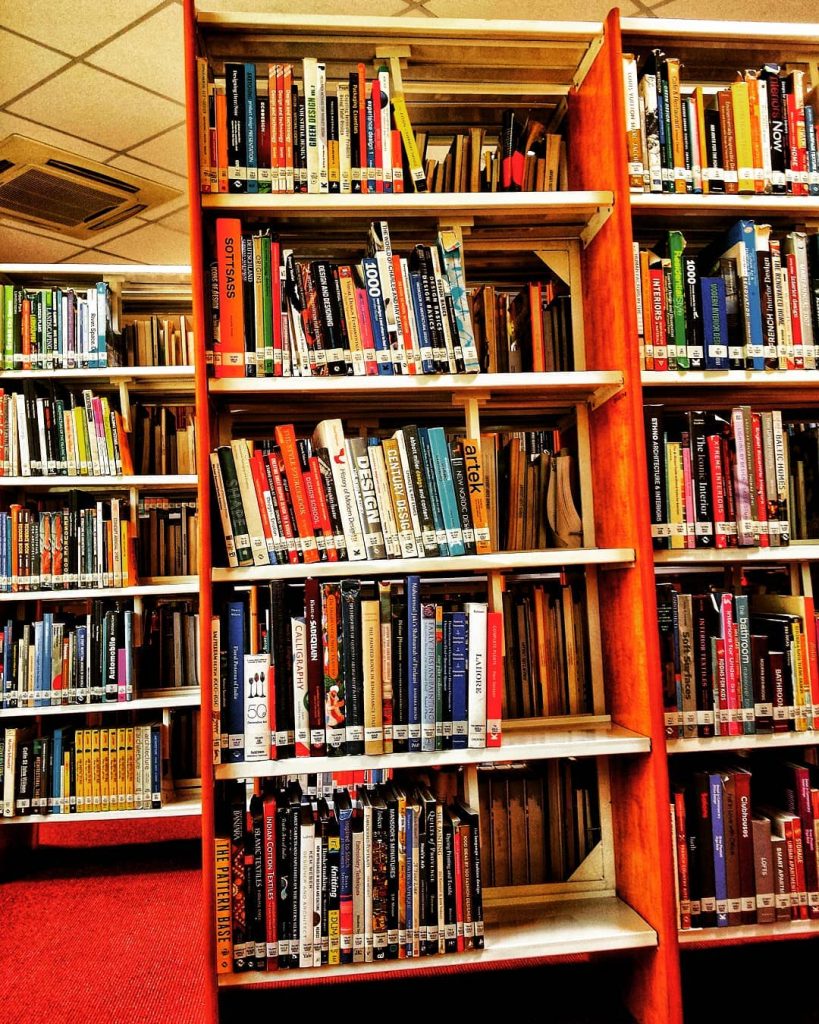 کئی کہانیاں پوشیدہ ہیں ادھر