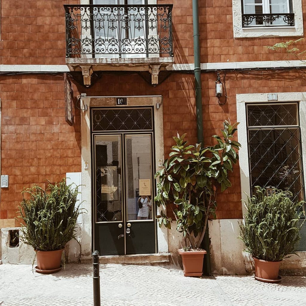 . . . #streetlife #girlaroundworld #paris #travelinladies #thegypsymovement #iamtb #parisienne #girlsthatwander #dreamingnature #createtoexplore&hellip;